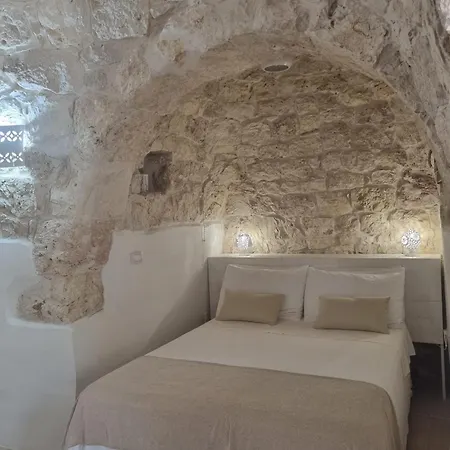 Oda ve Kahvaltı Trulli Di Spinaruta 4*