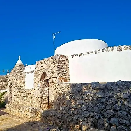 Oda ve Kahvaltı Trulli Di Spinaruta 4*