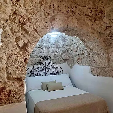 Oda ve Kahvaltı Trulli Di Spinaruta